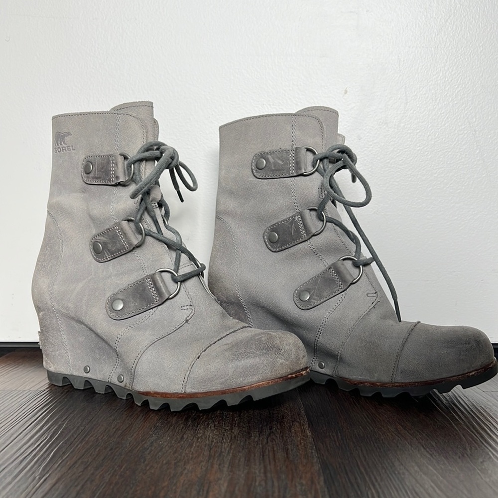 Sorel Joan of Arctic Wedge Boot- Size 8.5